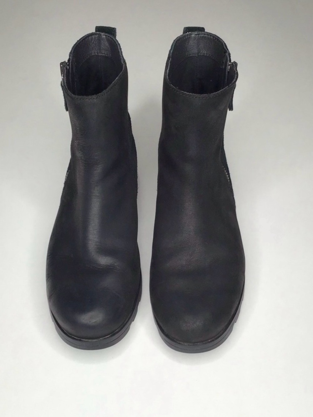 Sorel Emelie Zip Black Suede Booties NL3502-010 Size 9.
